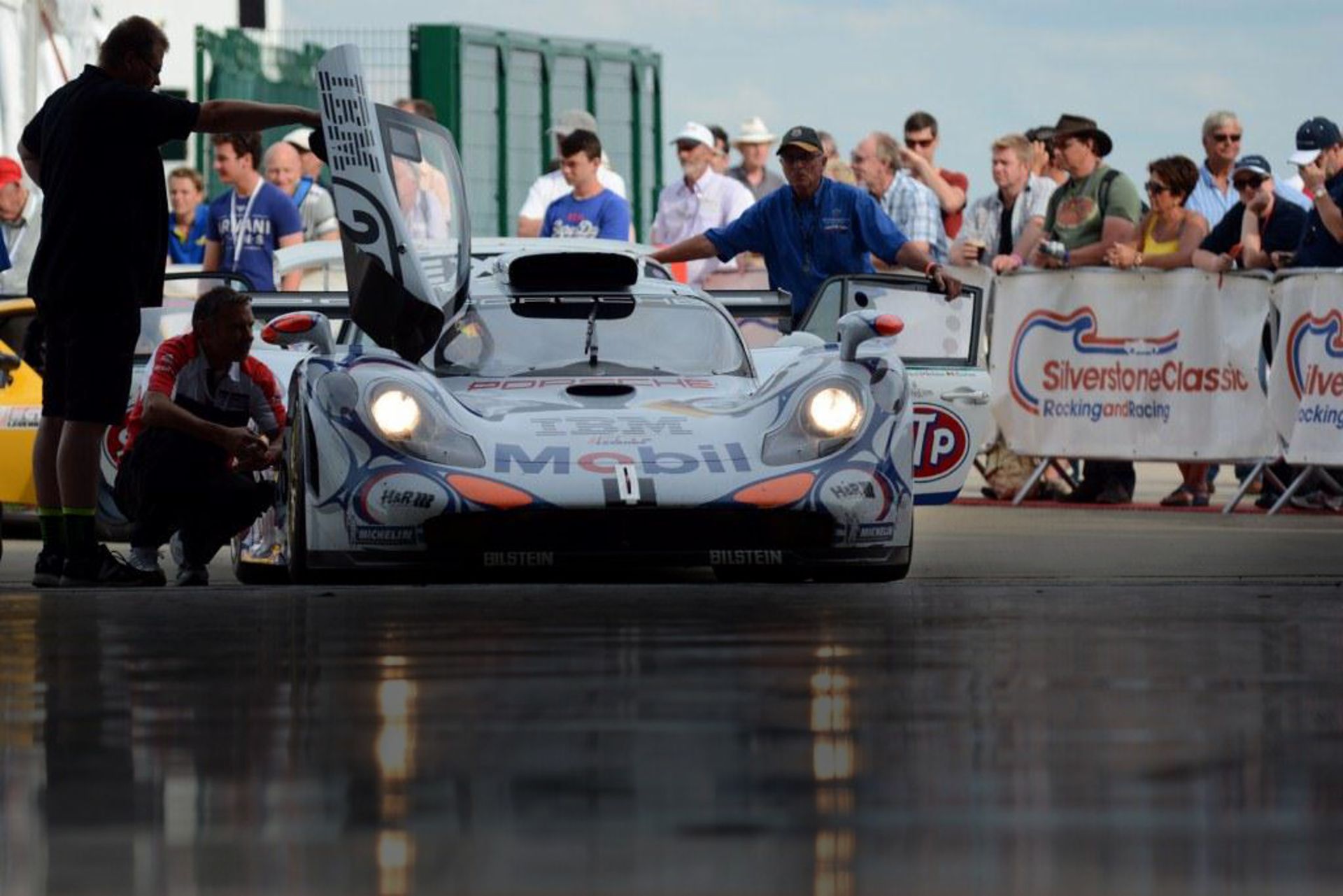 1998 年勒芒 24 小時耐力賽勇奪總冠軍