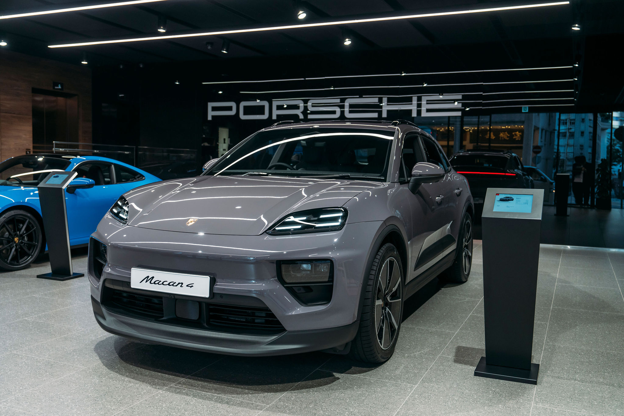 全新 Macan Electric